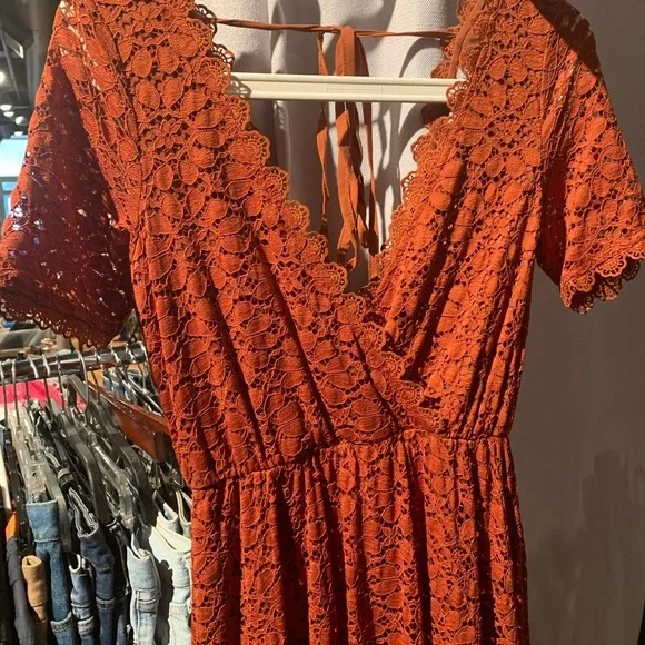 Baltic Born V-Neck Lace Maxi Dress in Rust - Picture 3 of 4